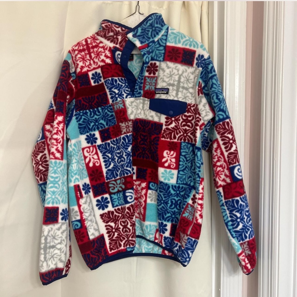 Patagonia Red and Blue Patterned Synchilla Pullover Sweater